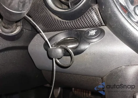 2011 Mini Cooper S z USA, uszkodzony, nr VIN WMWSV3C52BTY11364